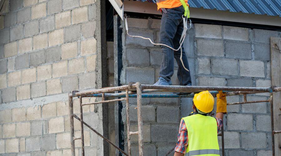 Professional gutter cleaning in Manchester, MI